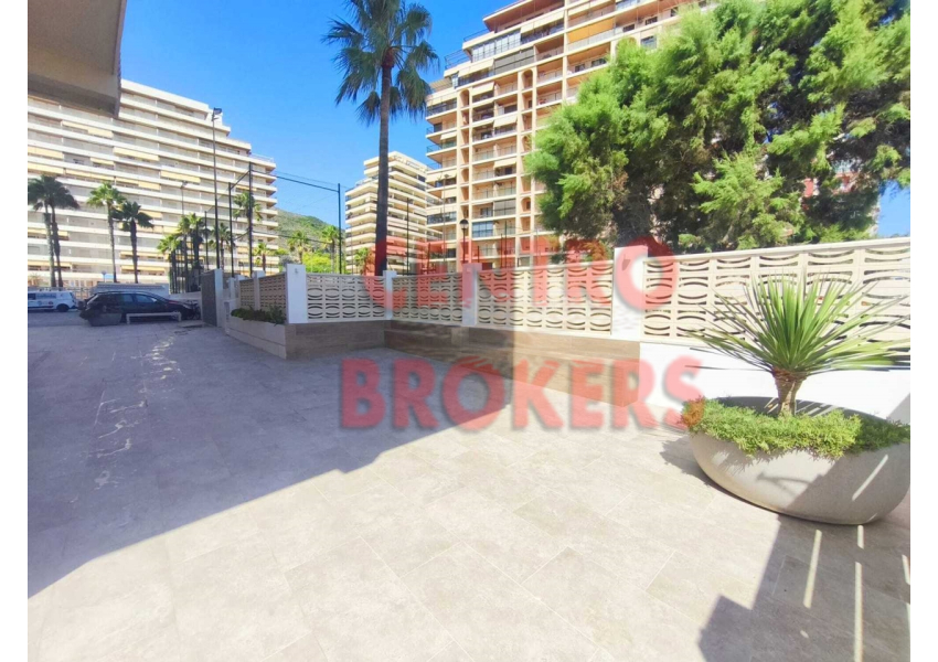 Duży apartament z basenem z widokiem na morze w Cullera